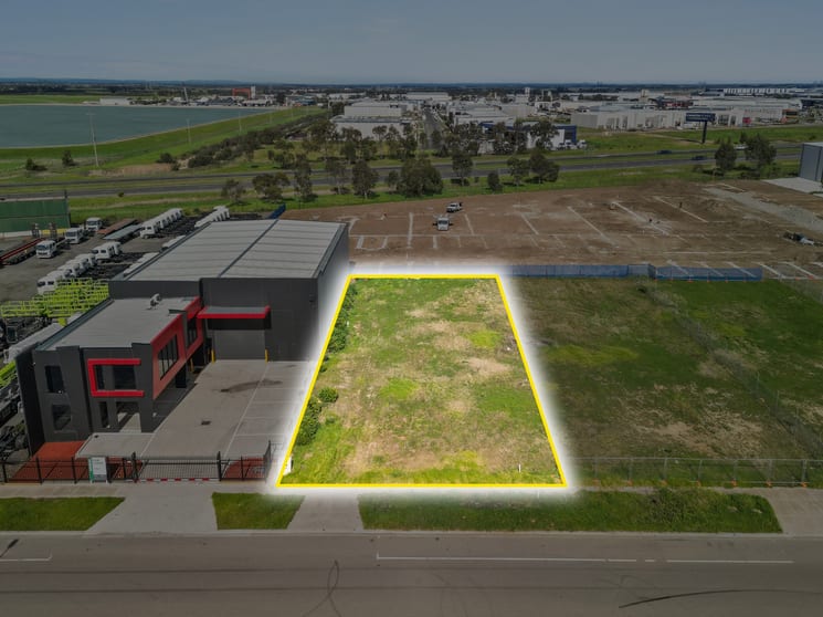Click to view all images 48A Peet Street Pakenham VIC 3810 - Image 3