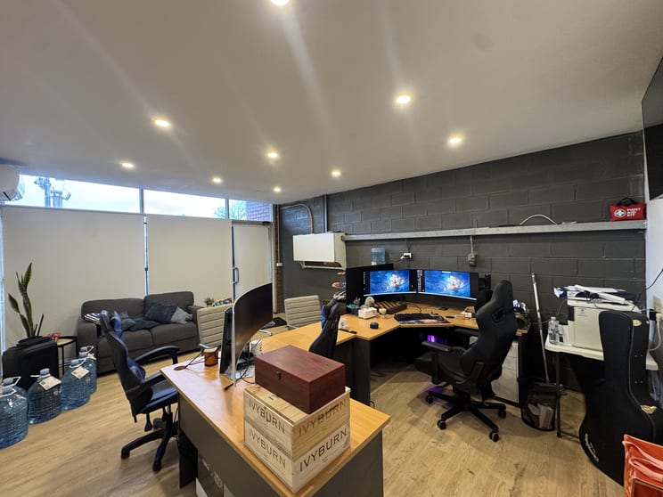 Click to view all images 12/16 Macquarie Place Boronia VIC 3155 - Image 4