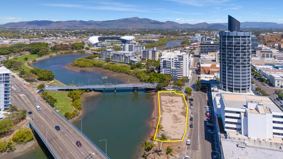 Click to view all images 30 Ogden Street Townsville City QLD 4810 - Image 4