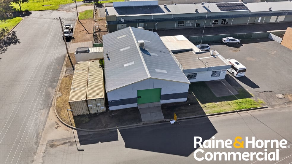 Click to view all images 19 Mansour Street Dubbo NSW 2830 - Image 2