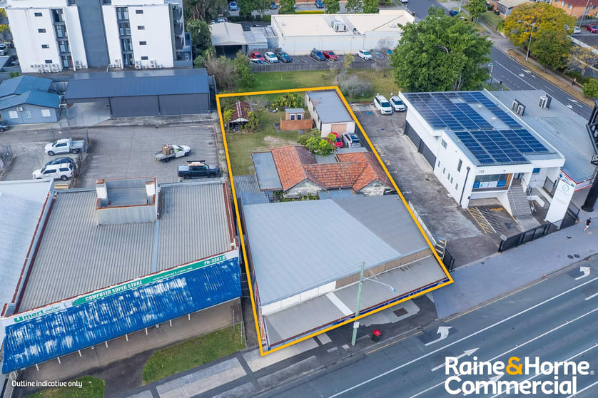 Click to view all images 737 & 739 Gympie Road Chermside QLD 4032 - Image 2