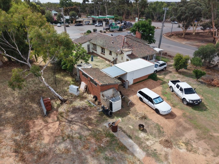 Click to view all images 80 Brookton Brookton WA 6306 - Image 3