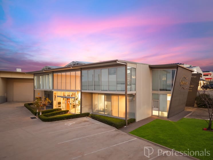 Click to view all images 16 Bradwardine Road Robin Hill NSW 2795 - Image 2