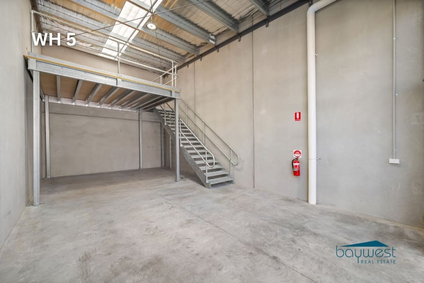 Click to view all images 4&5/10 Dutton Street Rosebud VIC 3939 - Image 3