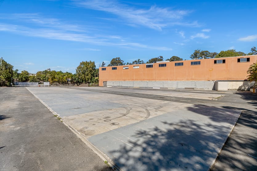 Click to view all images 17 Rudman Parade Burleigh Heads QLD 4220 - Image 5