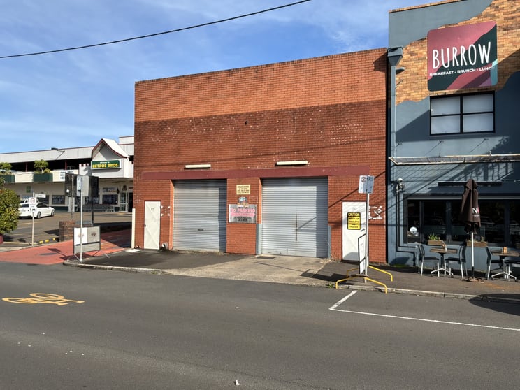 Click to view all images 17 Railway Street Toowoomba City QLD 4350 - Image 3