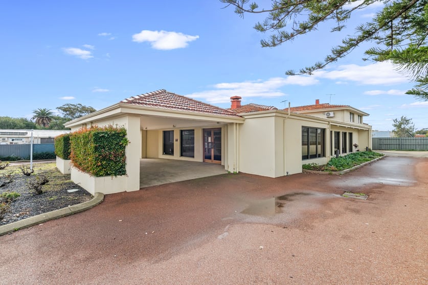 Click to view all images 2 Leslie Street Mandurah WA 6210 - Image 3