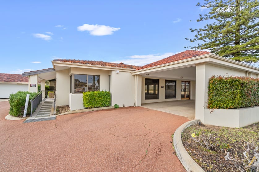 Click to view all images 2 Leslie Street Mandurah WA 6210 - Image 4