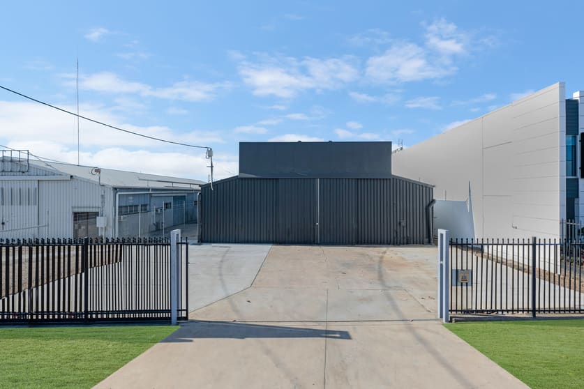 Click to view all images 371 Woolcock Street Garbutt QLD 4814 - Image 1