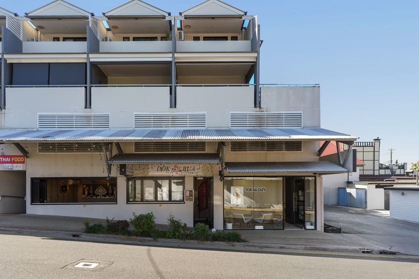 6/5 Wambool Street Bulimba QLD 4171 - Image 1