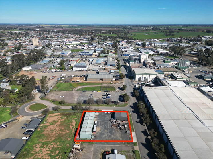 Click to view all images 10 Dillon Street Cobram VIC 3644 - Image 2
