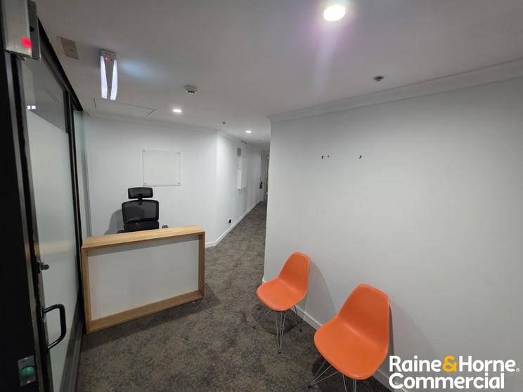 Click to view all images 138/2 Akuna Street City ACT 2601 - Image 2