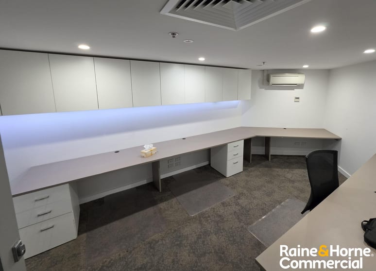 Click to view all images 138/2 Akuna Street City ACT 2601 - Image 3