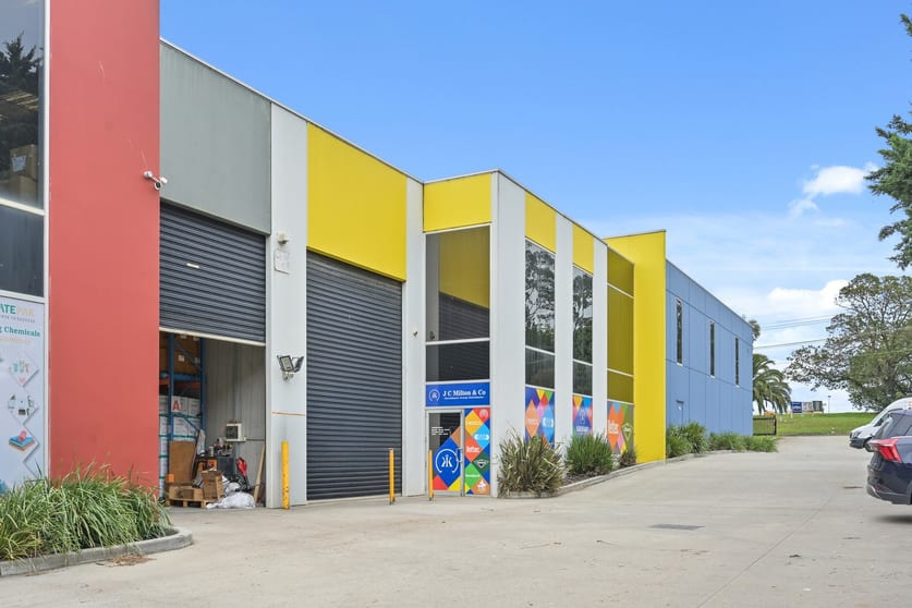 Click to view all images 2/1441 South Gippsland Highway Cranbourne VIC 3977 - Image 1