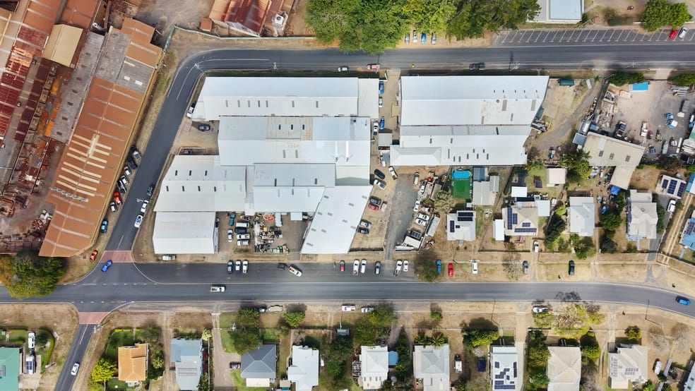 Click to view all images 21-25 Perry Street Bundaberg North QLD 4670 - Image 3