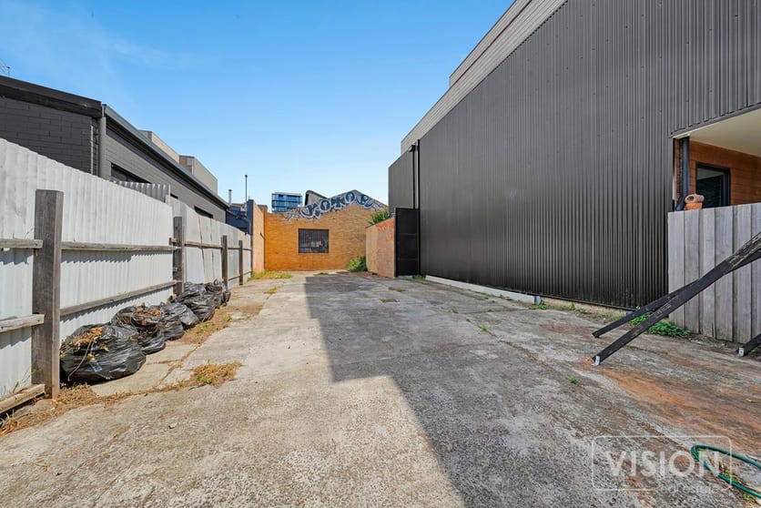 Click to view all images 27 Russell Street Abbotsford VIC 3067 - Image 3