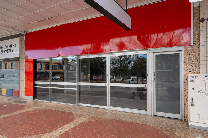 Click to view all images 196A Auburn Street Goulburn NSW 2580 - Image 2