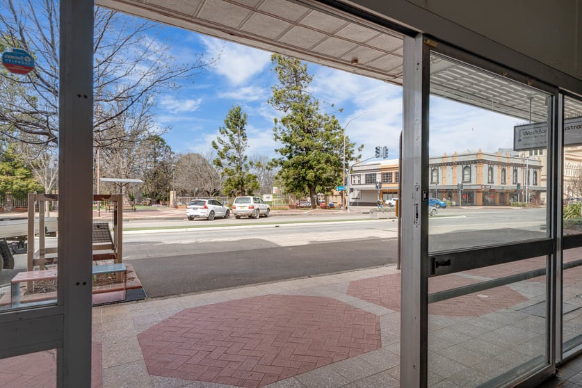 Click to view all images 196A Auburn Street Goulburn NSW 2580 - Image 3