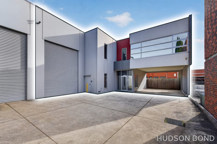 Click to view all images 2/21 Lacey Street Croydon VIC 3136 - Image 1