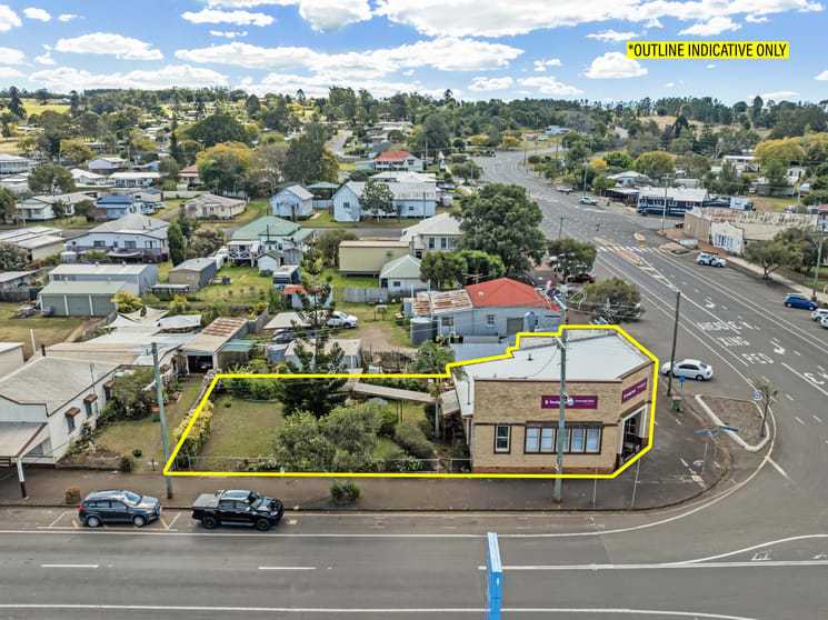 Click to view all images 23 Toomey Street Yarraman QLD 4614 - Image 3
