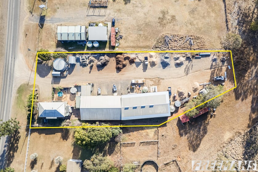 Click to view all images 13894 D'Aguilar Highway Nanango QLD 4615 - Image 3
