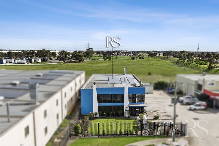 Click to view all images 1/102-110 North View Drive Sunshine West VIC 3020 - Image 3