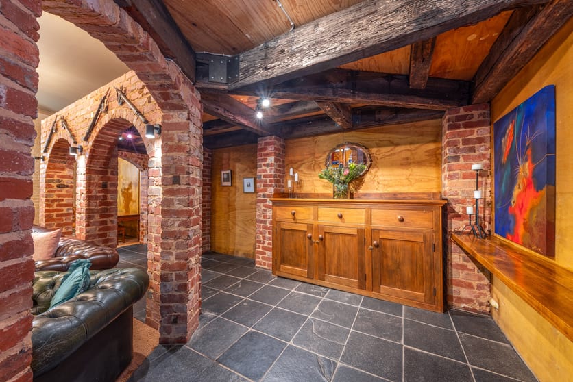 Click to view all images 2 Railway Crescent Daylesford VIC 3460 - Image 2