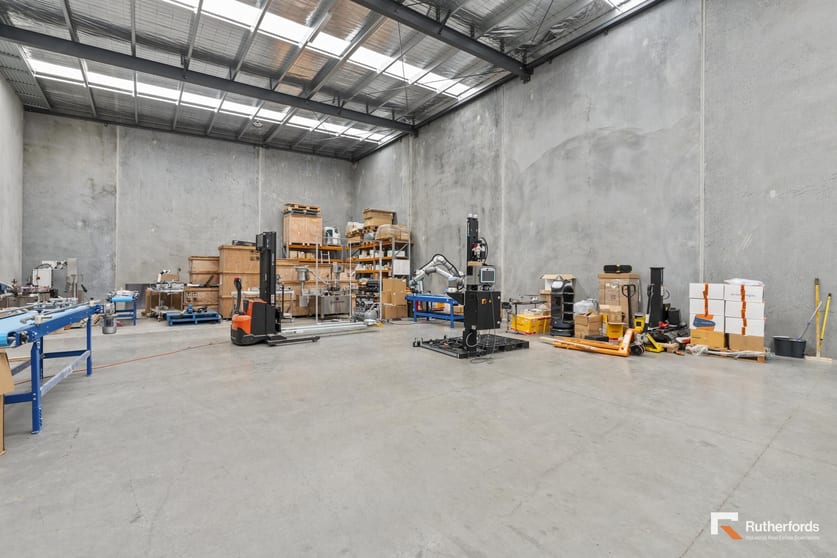 Click to view all images 31 Dexter Drive Epping VIC 3076 - Image 3