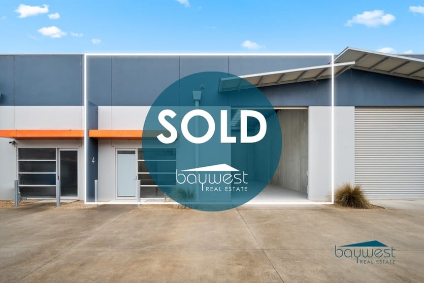 Click to view all images 4/5 Suffolk Street Rosebud VIC 3939 - Image 1