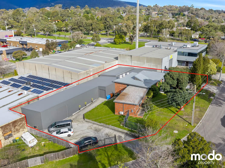 Click to view all images 2 Wedmore Road Boronia VIC 3155 - Image 2