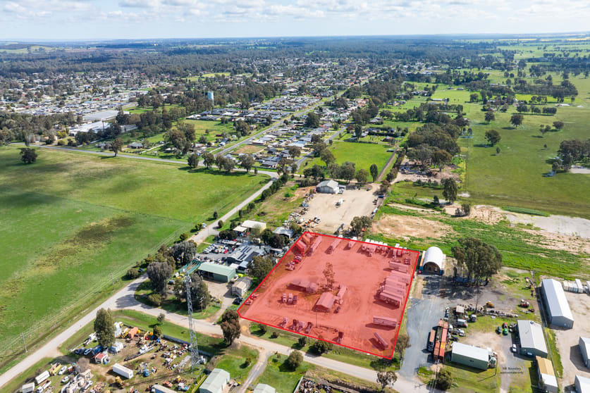 Click to view all images 8-16 Gibson Place Howlong NSW 2643 - Image 2