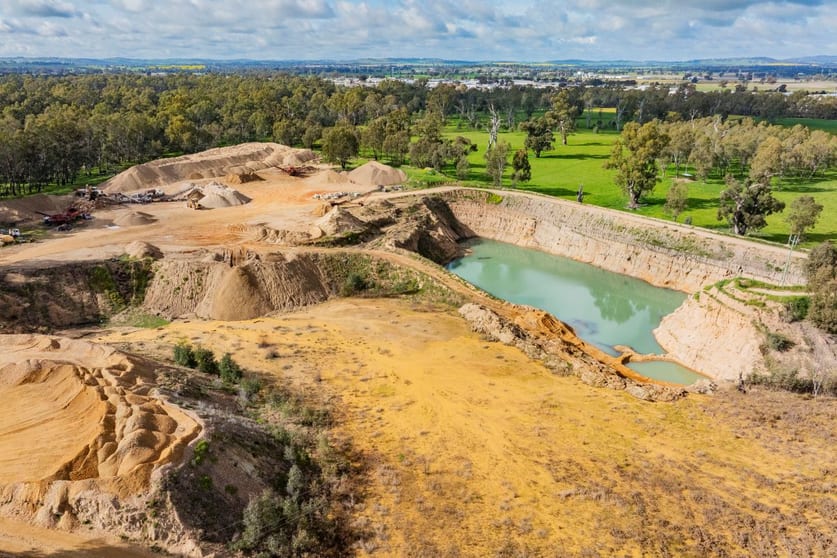 Click to view all images 2 Gillard Road East Wagga Wagga NSW 2650 - Image 4