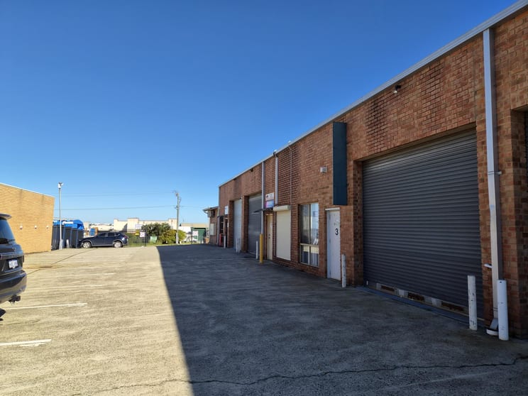 Click to view all images 3/61 Buckingham Drive Wangara WA 6065 - Image 2