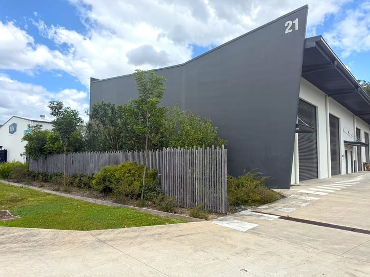 Click to view all images 4/21 Lenco Crescent Landsborough QLD 4550 - Image 3