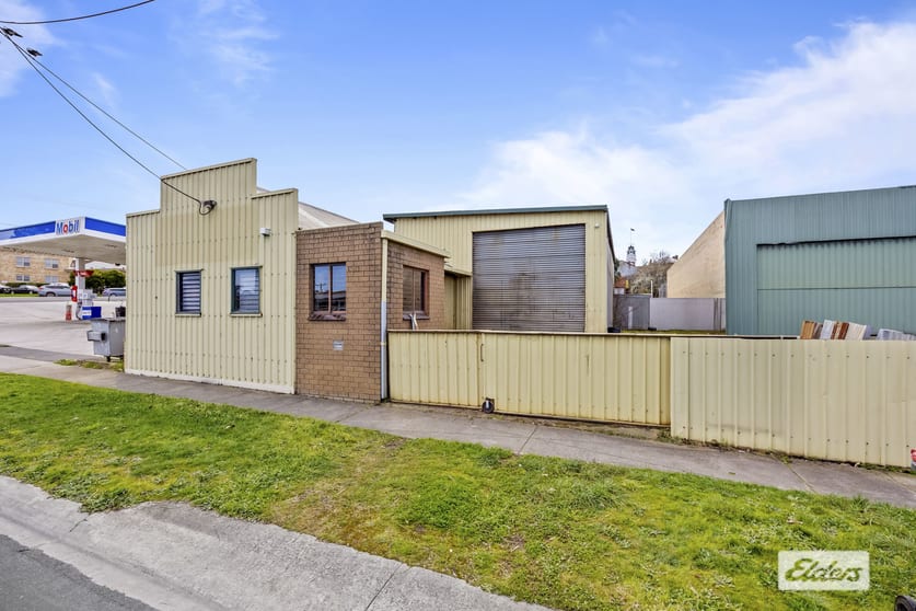Click to view all images 35 Moore Street Ararat VIC 3377 - Image 3