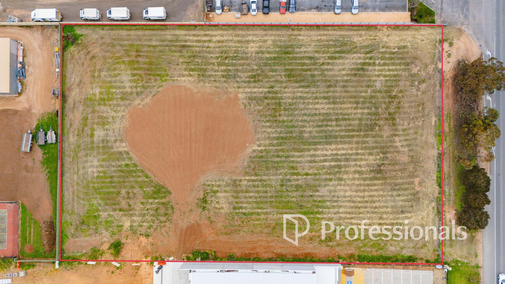 Click to view all images 313-331 Benetook Avenue Mildura VIC 3500 - Image 2