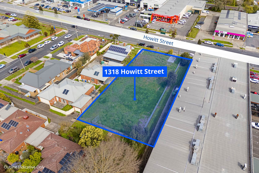 Click to view all images 1318 Howitt Street Wendouree VIC 3355 - Image 2