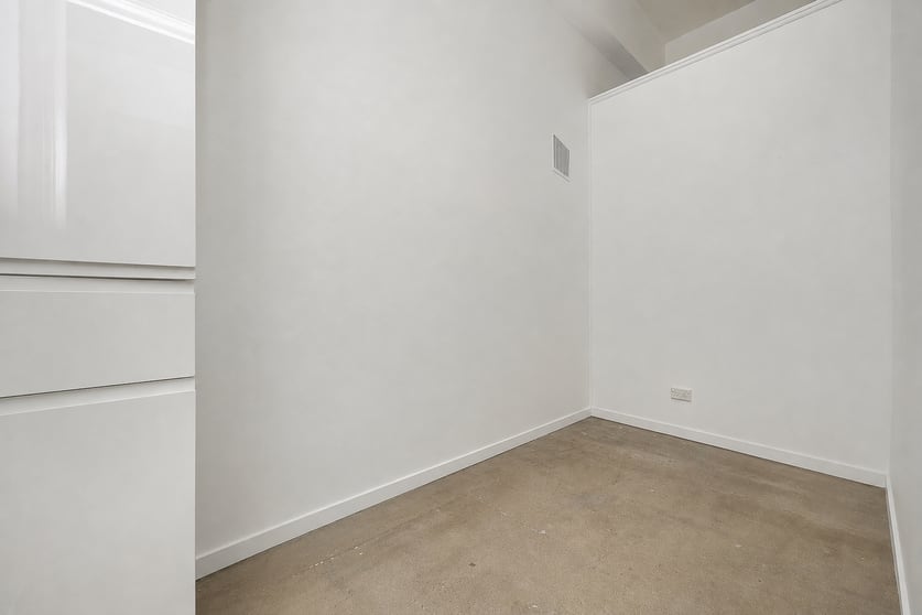 Click to view all images 8 Morris Street West End QLD 4810 - Image 5