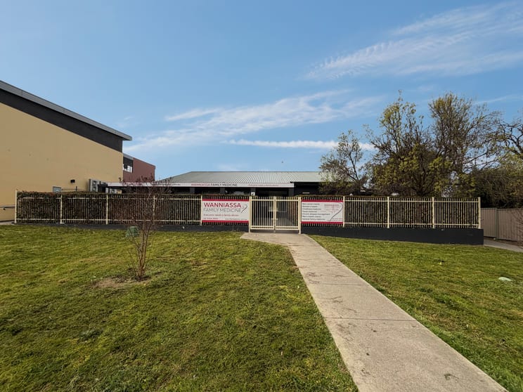 Click to view all images 2 Rylah Crescent Wanniassa ACT 2903 - Image 1