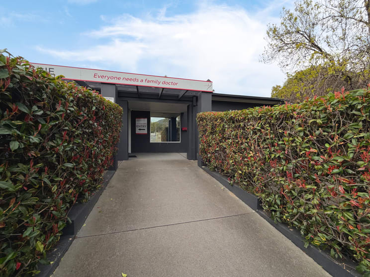 Click to view all images 2 Rylah Crescent Wanniassa ACT 2903 - Image 2