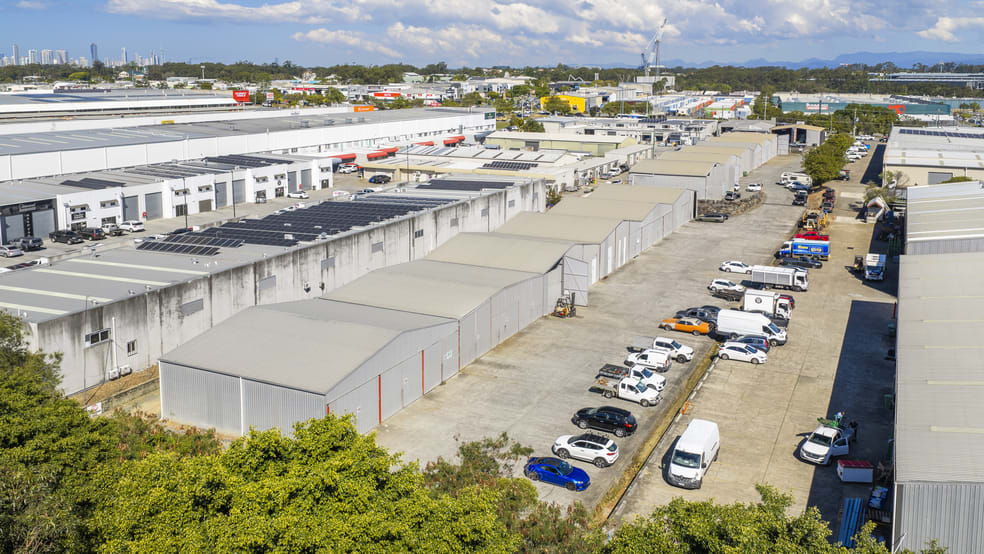 Click to view all images 217 Brisbane Road Biggera Waters QLD 4216 - Image 5