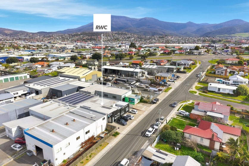 Click to view all images Unit 1/99 Lampton Avenue Derwent Park TAS 7009 - Image 3
