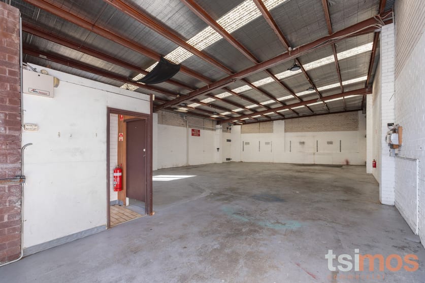 Click to view all images 5/95 White Street Mordialloc VIC 3195 - Image 3