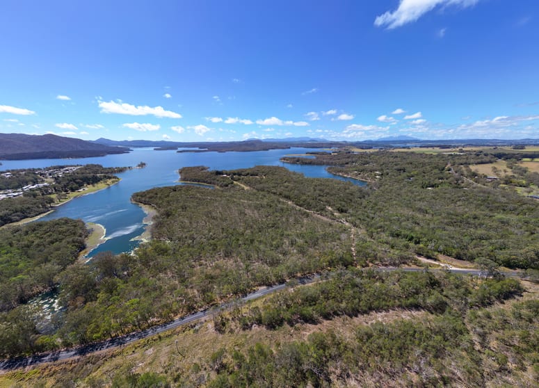 Click to view all images 1326 Tinaroo Falls Dam Road Tinaroo QLD 4872 - Image 2