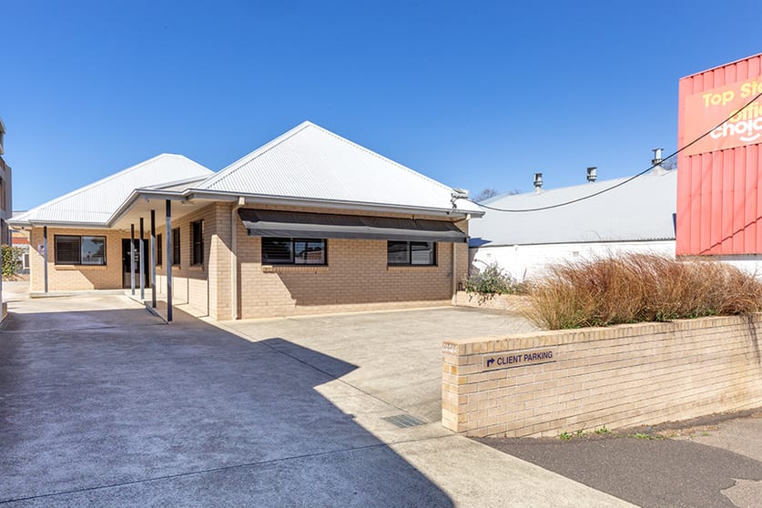 Click to view all images 11 Bourke Street Tamworth NSW 2340 - Image 1