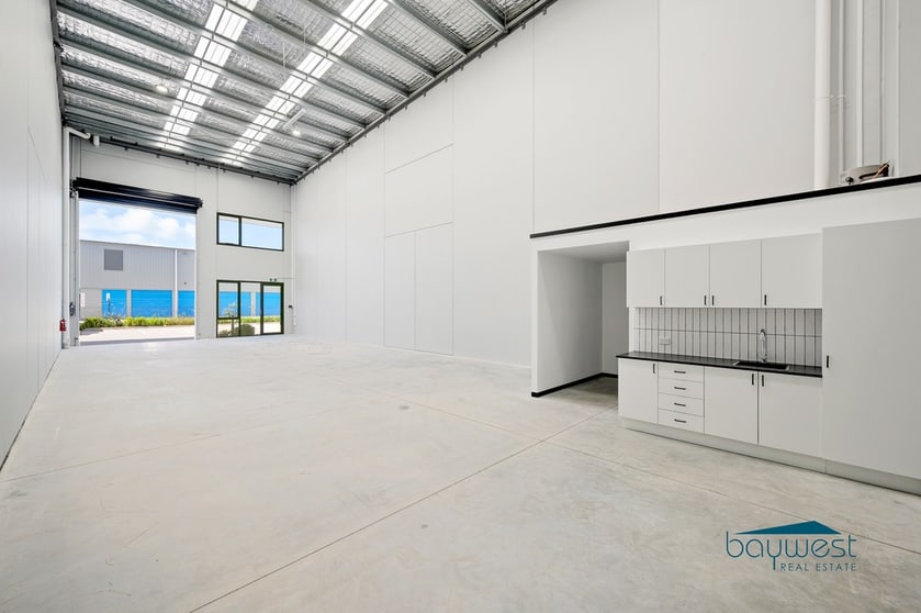 Click to view all images 3/18 Suffolk Street Rosebud VIC 3939 - Image 2