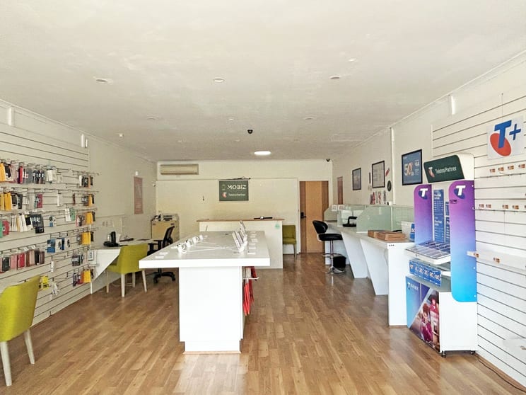 Click to view all images 127 and 129 Commercial Street Korumburra VIC 3950 - Image 2