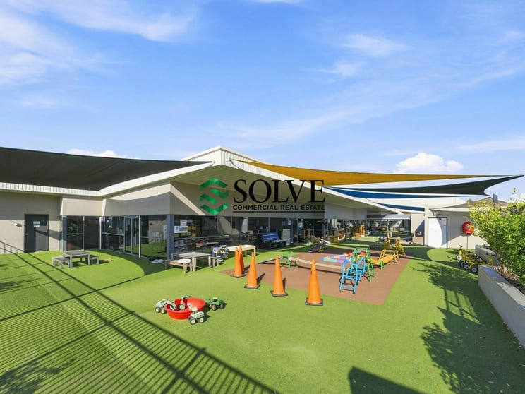 Click to view all images 3/12 Abbott Road Seven Hills NSW 2147 - Image 3