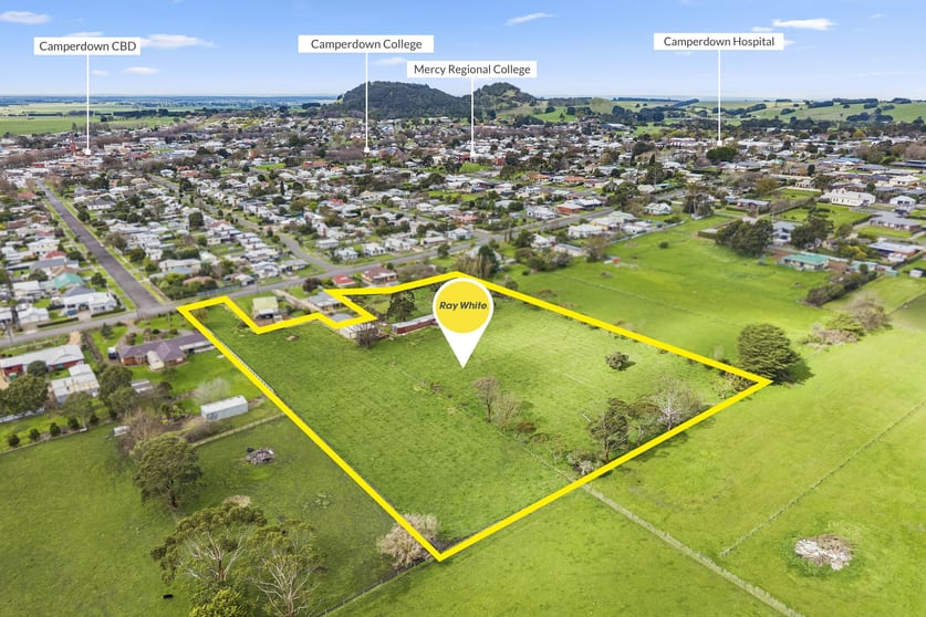 Click to view all images 28 Bowen Street Camperdown VIC 3260 - Image 2