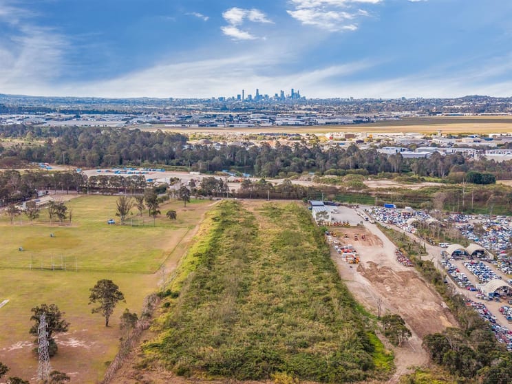 Click to view all images 280 Bowhill Rd Willawong QLD 4110 - Image 3